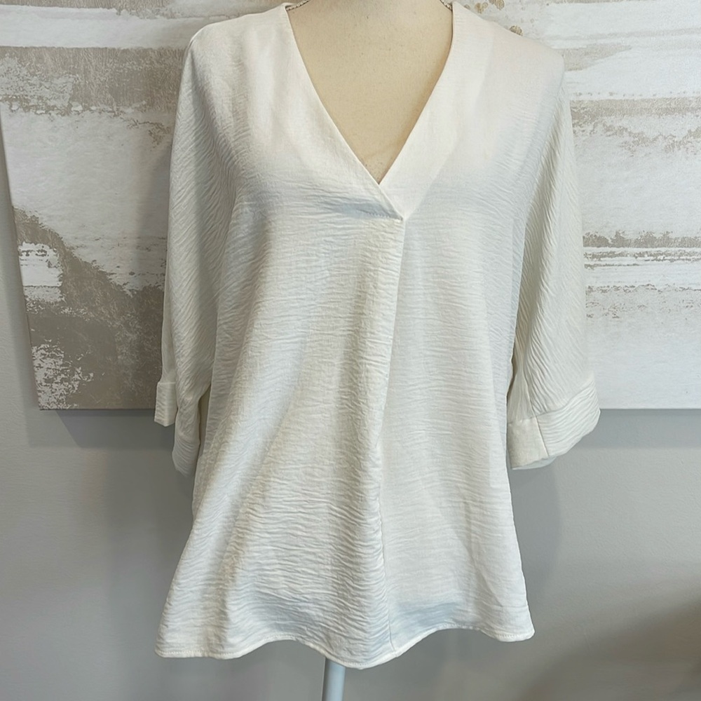 White V-Neck 3/4 sleeve blouse